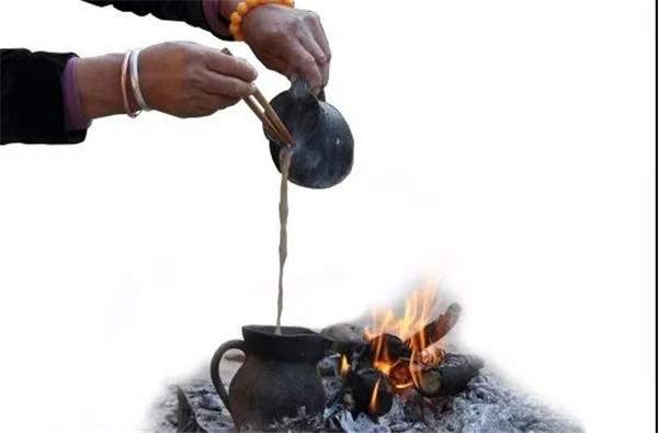 普洱古茶第一镇：勐腊易武普洱茶与民族文化